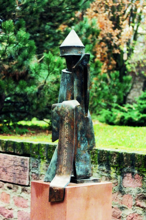 Raschi-Statue